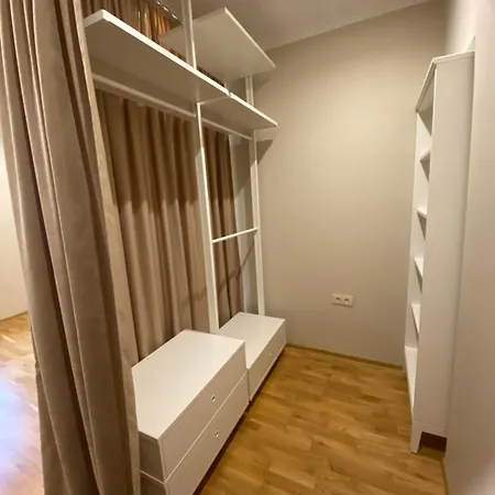 Peaceful Place Near City Centre Apartman *